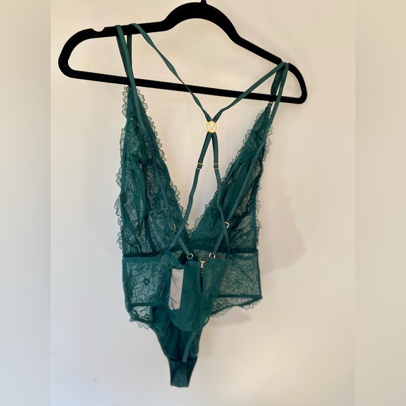 NWT Victoria’s Secret Green Lace Plunge Bodysuit - Picture 5 of 8